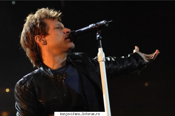 interviuri&poze concert - **mika** - bon jovi 4 ever!