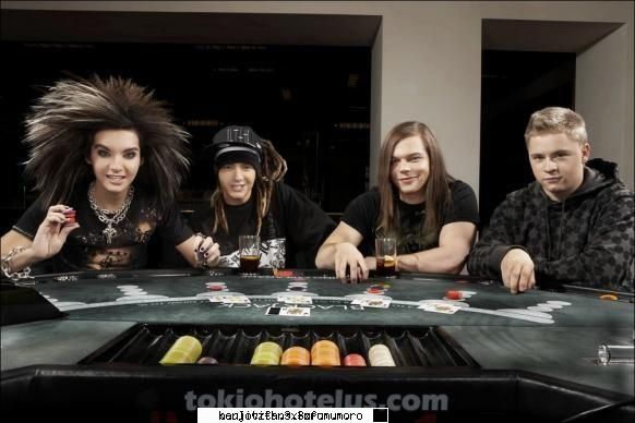 hehe...ce moak are bubu aici :rotfl: tokio hotel